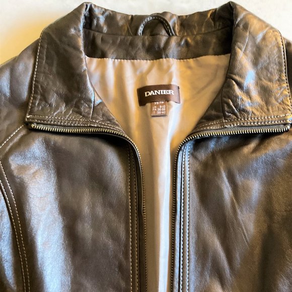 Danier vintage leather jacket / coat (dark brown / espresso), mid length women's - Picture 4 of 13